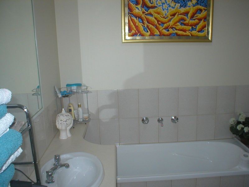 2/72 William Street, St Albans VIC 3021