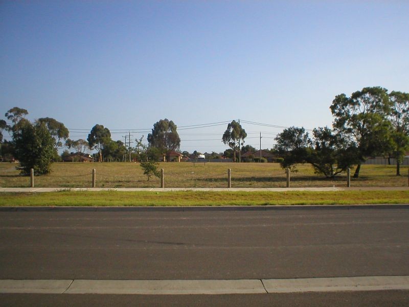 2/72 William Street, St Albans VIC 3021