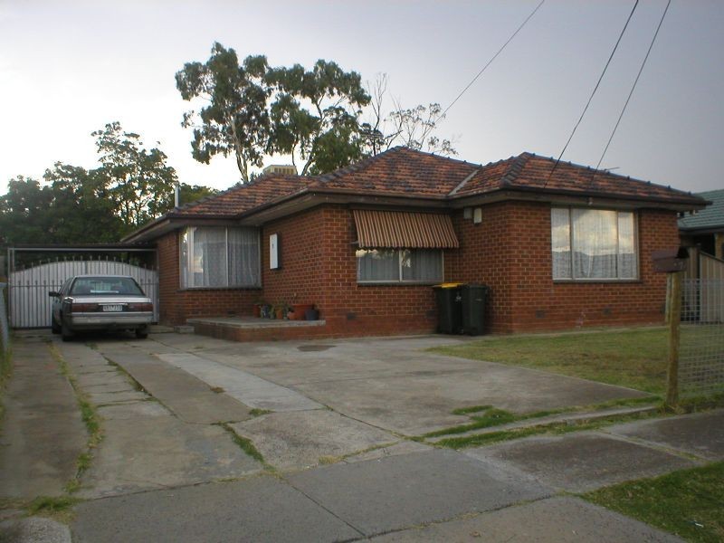 7 Dundee Street, St Albans VIC 3021