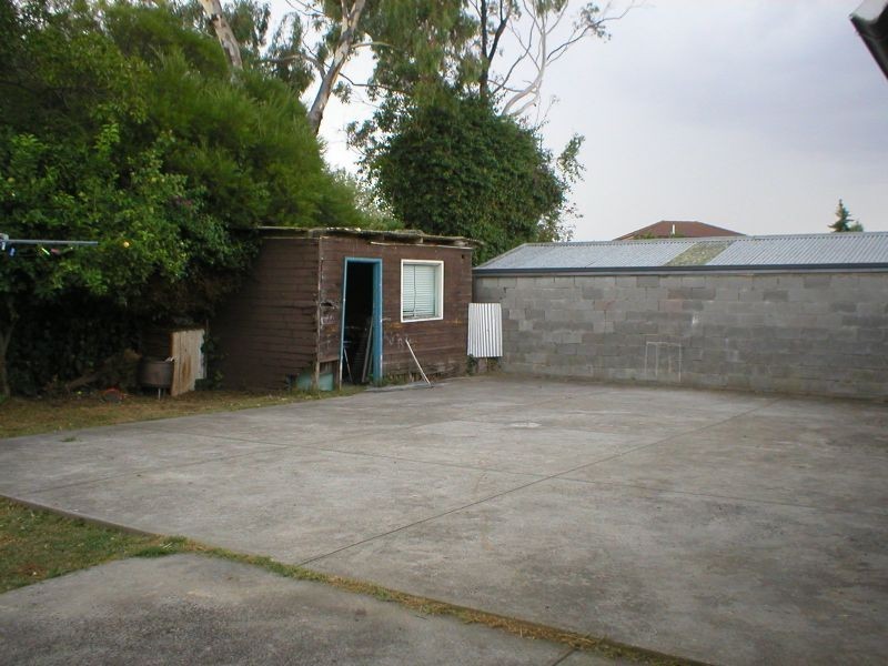 7 Dundee Street, St Albans VIC 3021