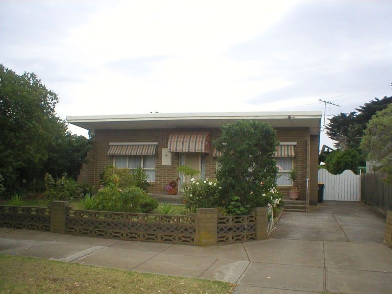 78 East Esplanade, St Albans VIC 3021