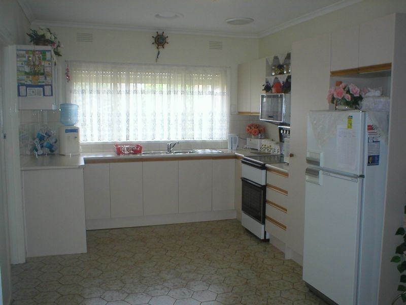 9 Watford Road, St Albans VIC 3021