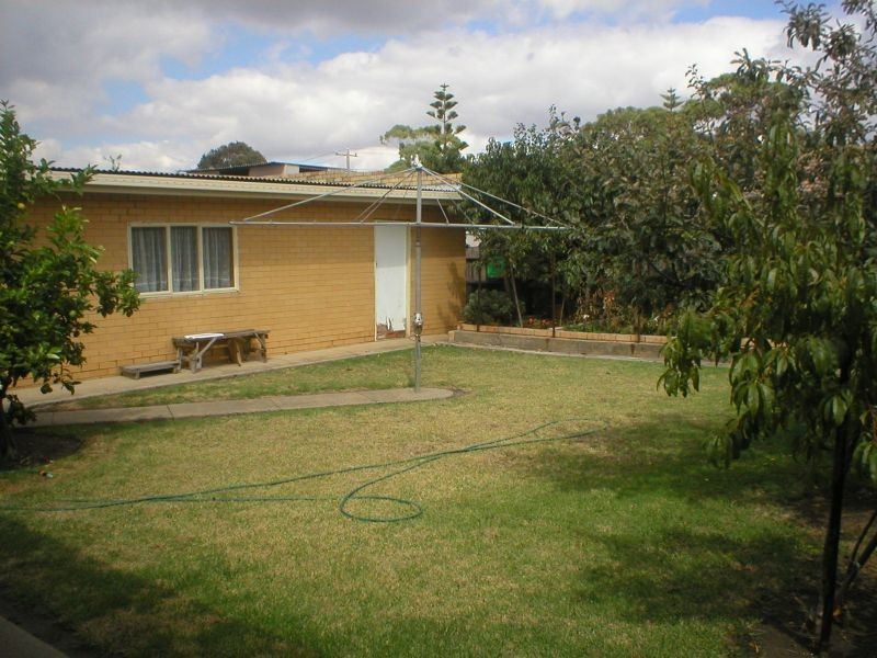 9 Watford Road, St Albans VIC 3021