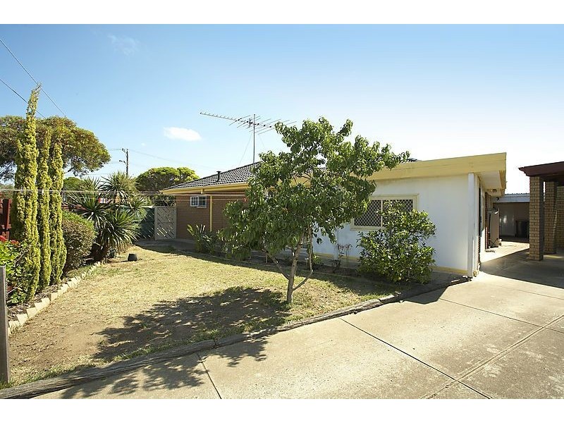 72 Denton Avenue, St Albans VIC 3021