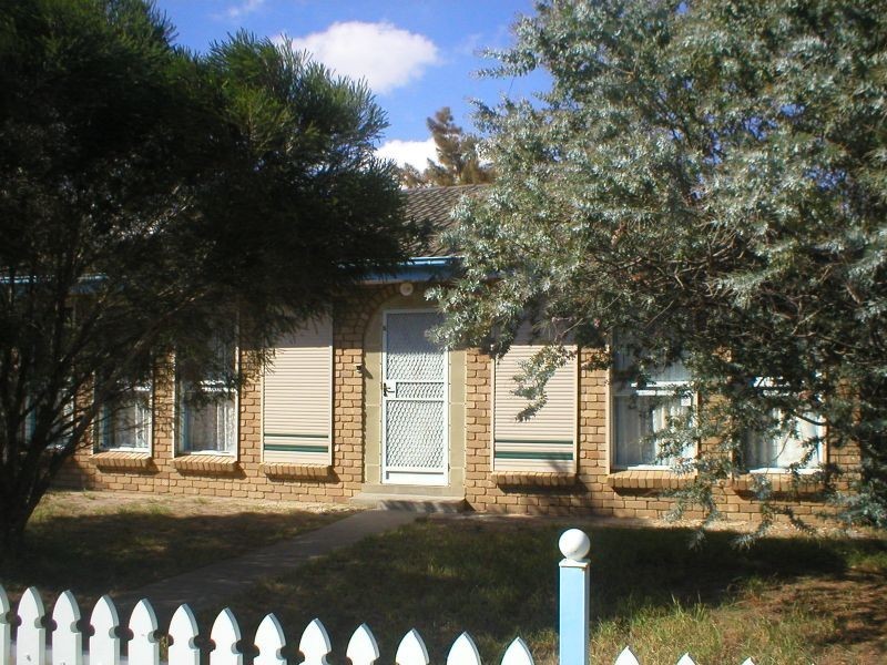 33 Gillespie Road, St Albans VIC 3021