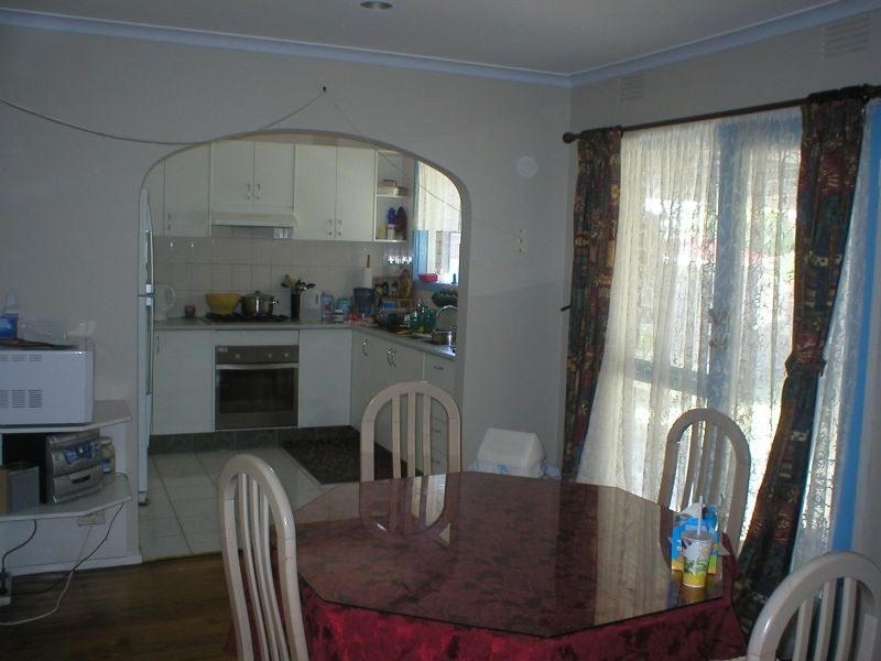 33 Gillespie Road, St Albans VIC 3021