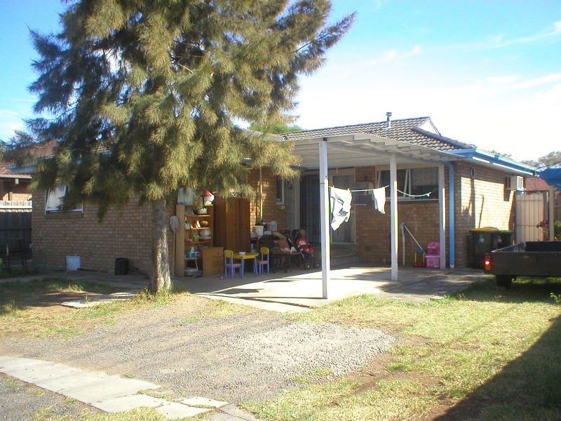 33 Gillespie Road, St Albans VIC 3021