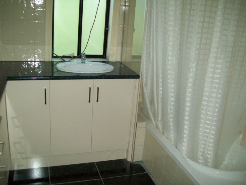 32 KODRE STREET, St Albans VIC 3021