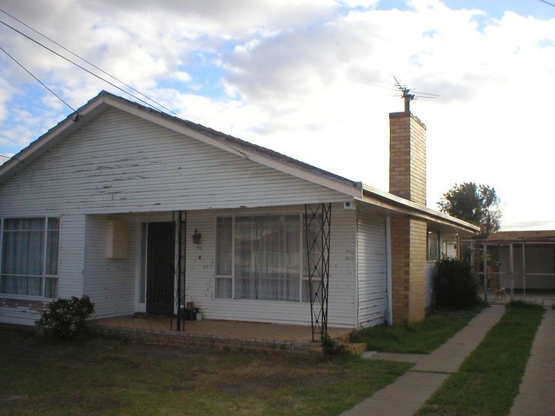 63 millawa avenue, St Albans VIC 3021
