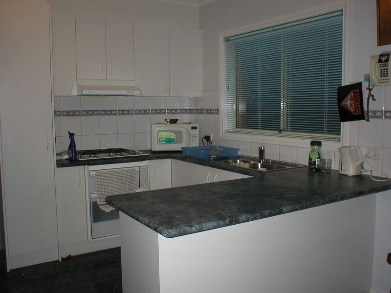 B/1  Bent   Street, St Albans VIC 3021