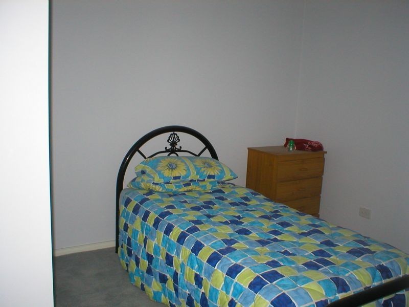 B/1  Bent   Street, St Albans VIC 3021