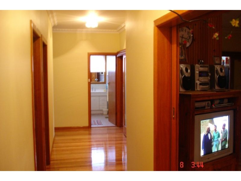 10 Cleveland Street, St Albans VIC 3021
