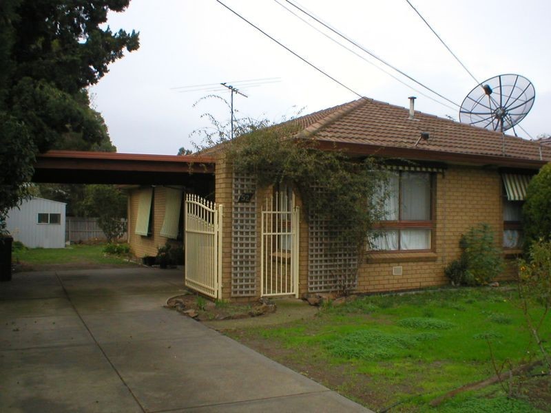 52 EDDIE Street, St Albans VIC 3021