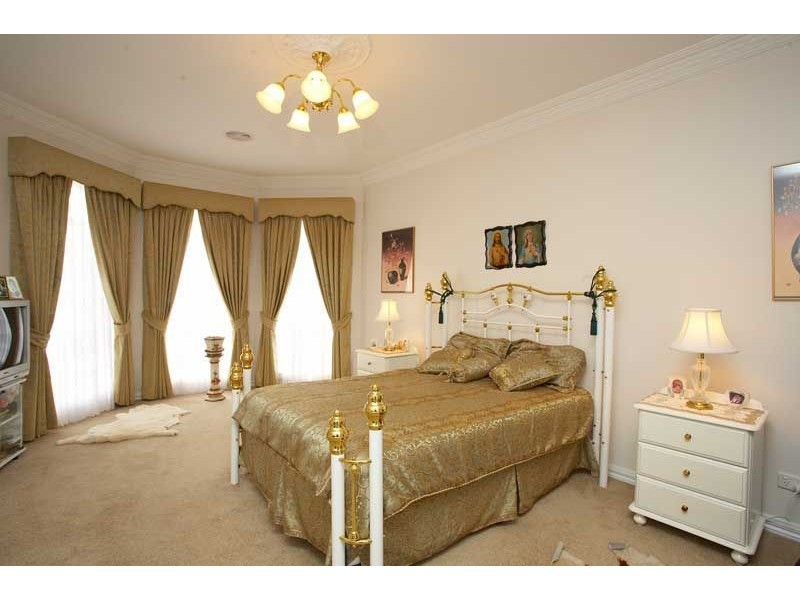 12 Stenson Road, Kealba VIC 3021