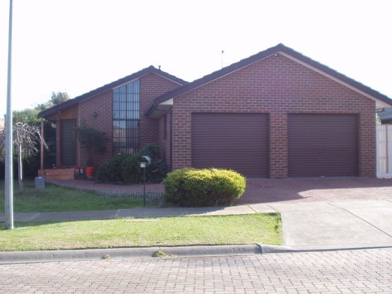 13 Poltava Walk, Delahey VIC 3037