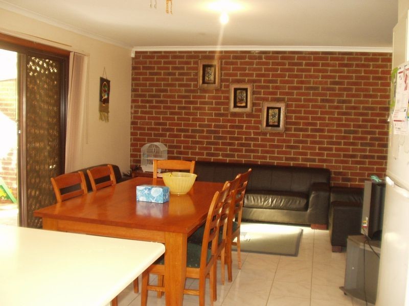 13 Poltava Walk, Delahey VIC 3037