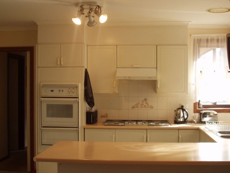 13 Poltava Walk, Delahey VIC 3037