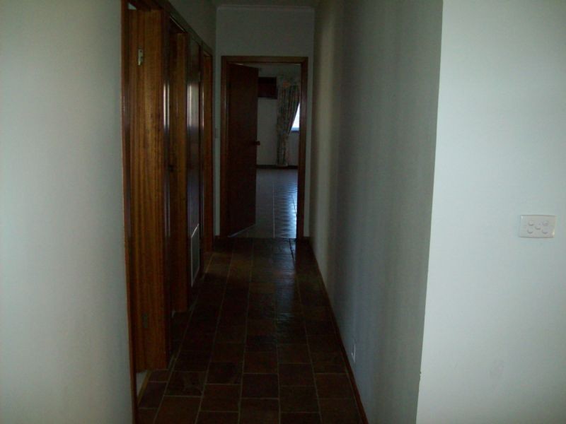 35 HAREFIELD CRESCENT, Kealba VIC 3021