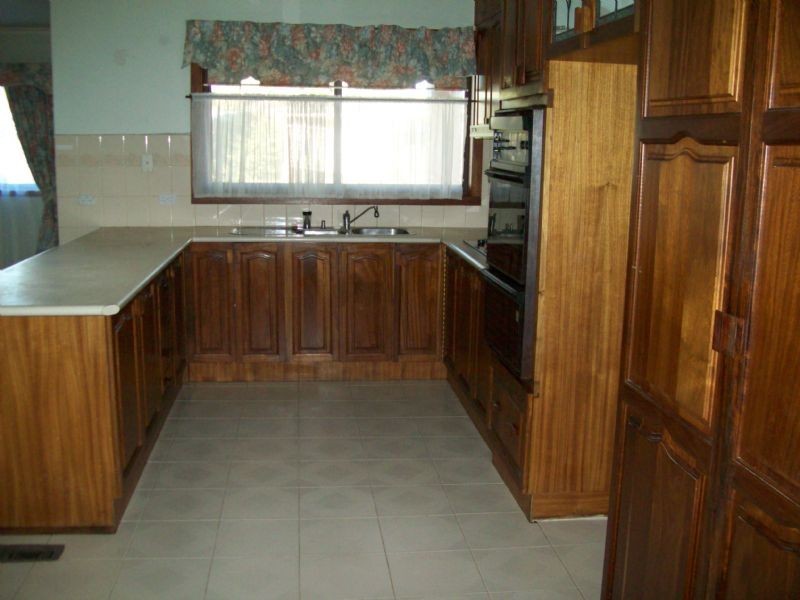 35 HAREFIELD CRESCENT, Kealba VIC 3021