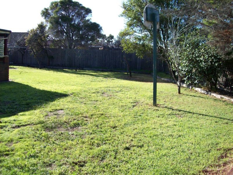 35 HAREFIELD CRESCENT, Kealba VIC 3021