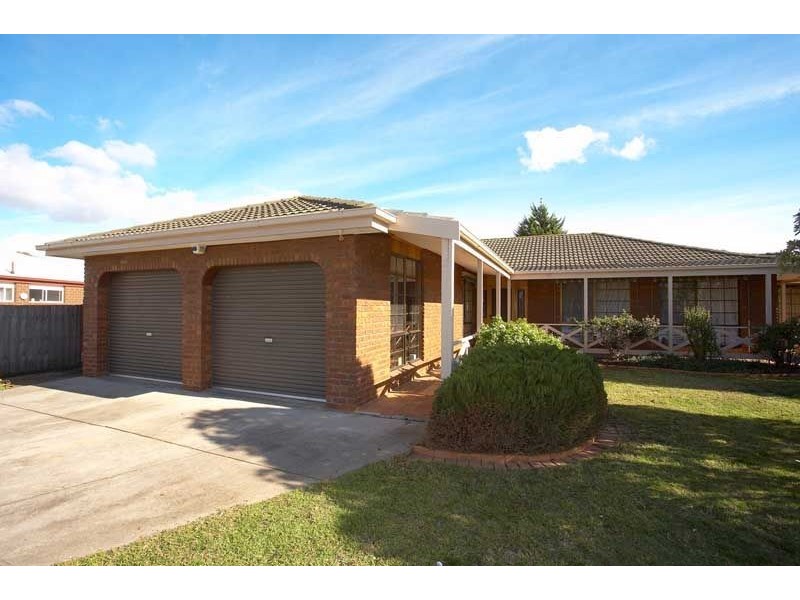 4 Cromer Place, Keilor Downs VIC 3038