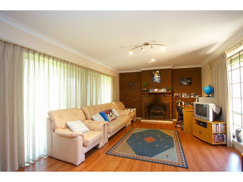 4 Cromer Place, Keilor Downs VIC 3038