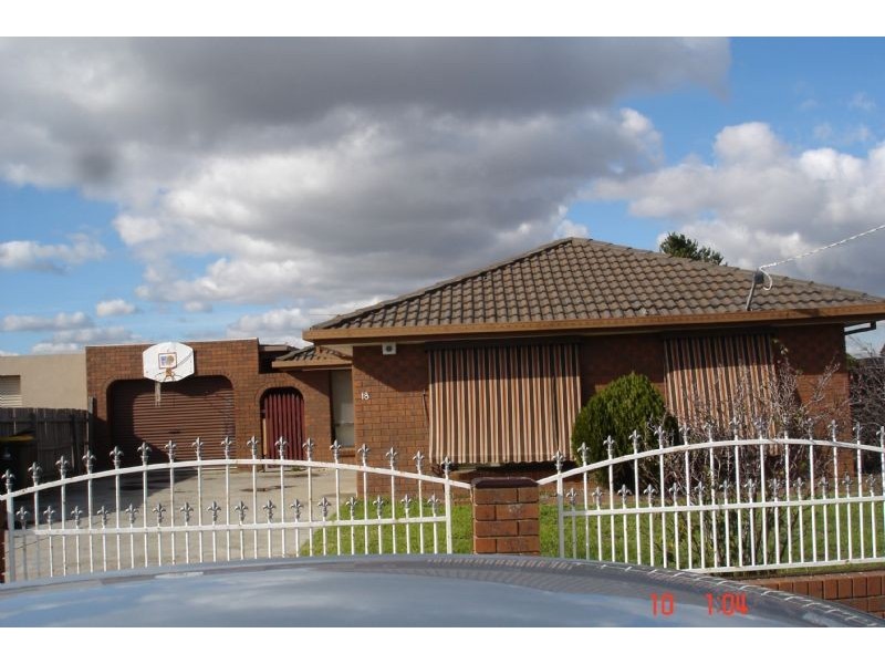 18 Lancelot Court, Kings Park VIC 3021