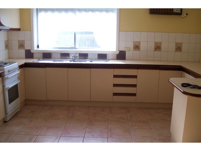 192 BIGGS STREET, St Albans VIC 3021