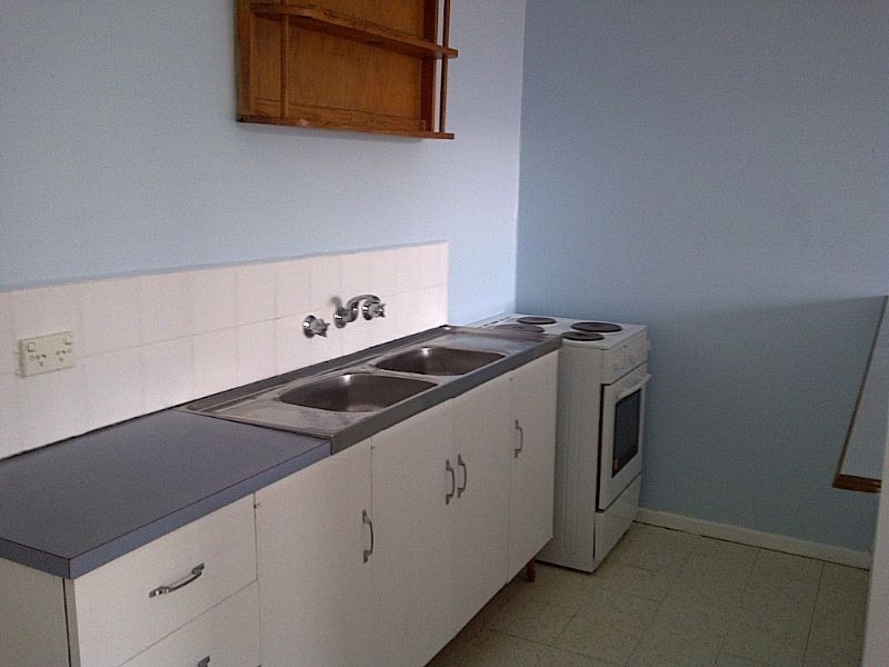 2/13 Adelaide Street, St Albans VIC 3021