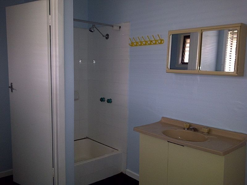 2/13 Adelaide Street, St Albans VIC 3021