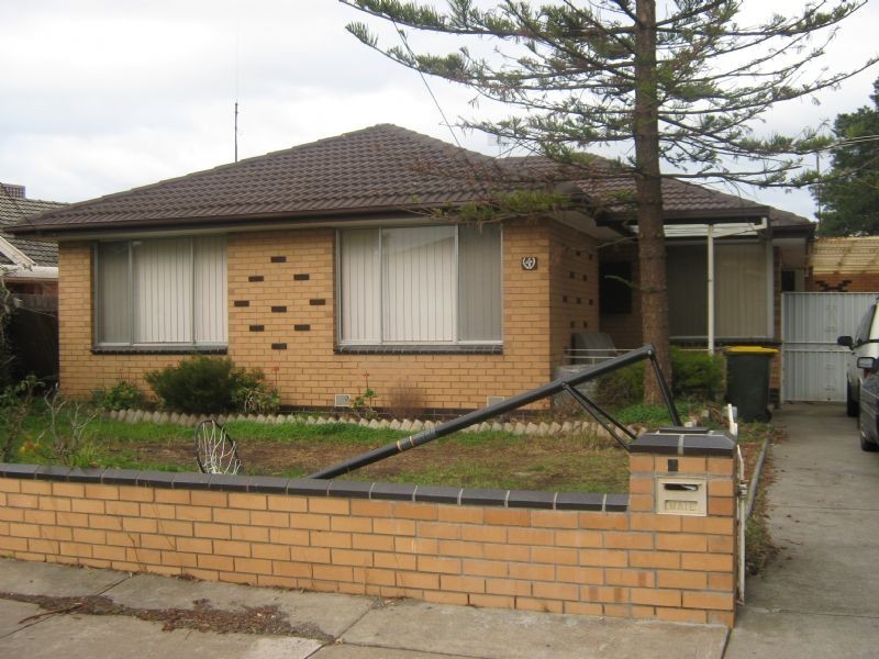 4 Ivanhoe Avenue, St Albans VIC 3021