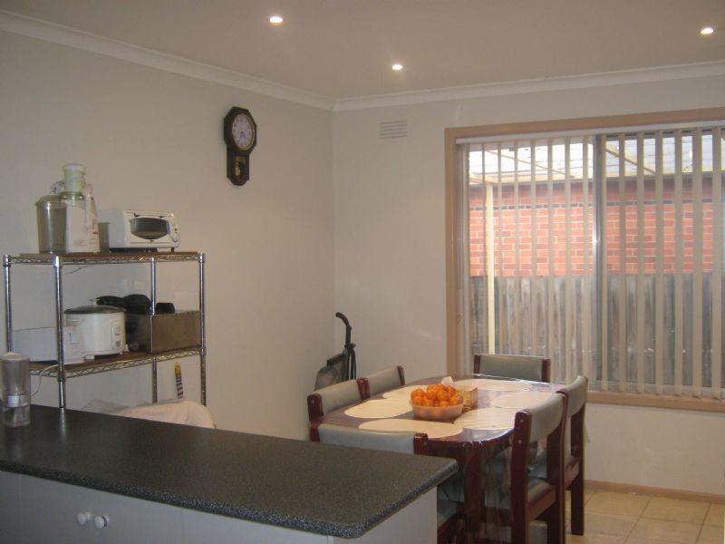 4 Ivanhoe Avenue, St Albans VIC 3021