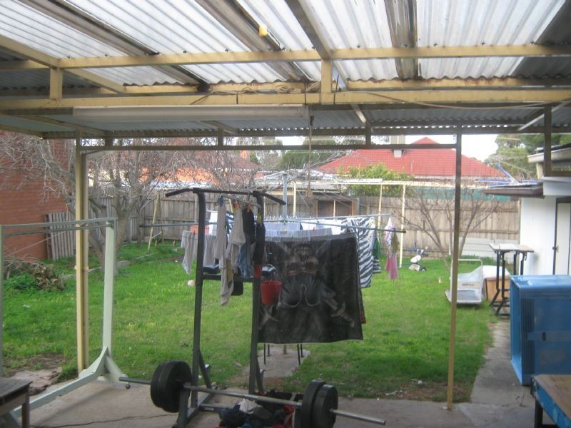 4 Ivanhoe Avenue, St Albans VIC 3021