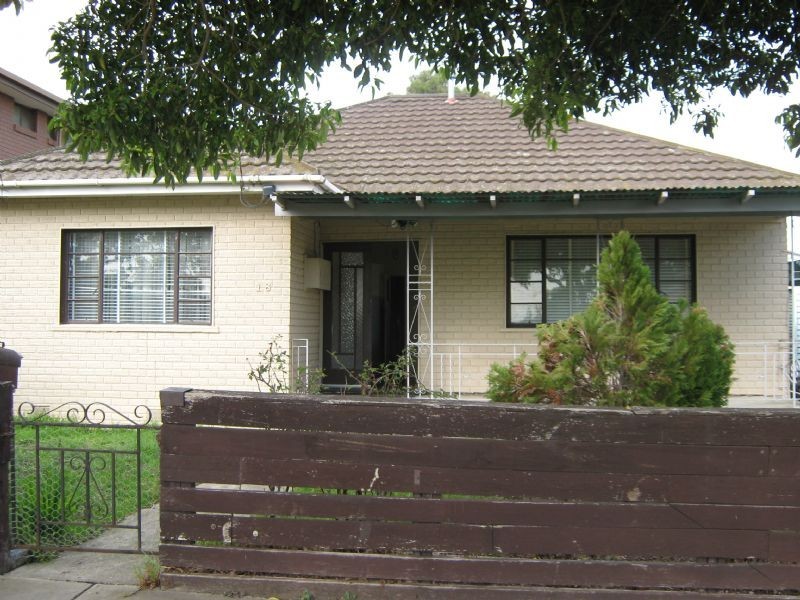 18 CORNHILL, St Albans VIC 3021