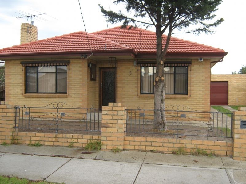 3 SILVESTER CRESCENT, St Albans VIC 3021