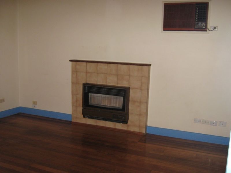 3 SILVESTER CRESCENT, St Albans VIC 3021