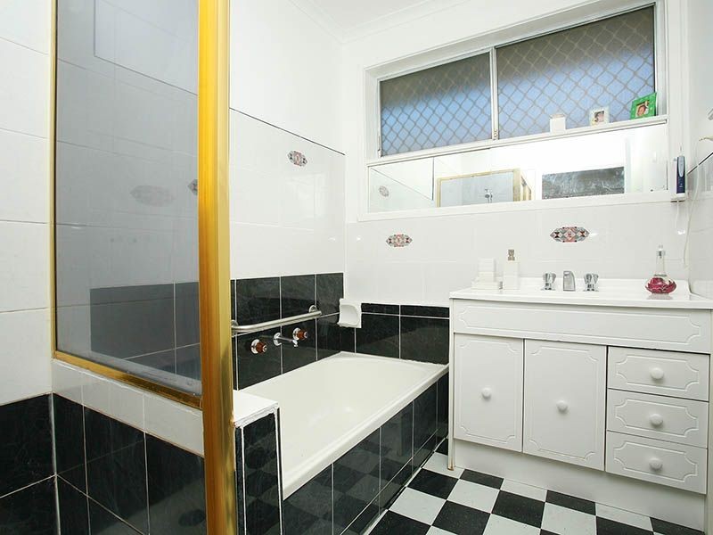 14 Grantham Parade, St Albans VIC 3021