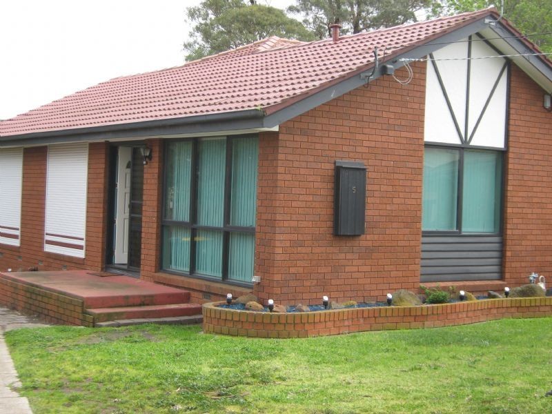 5 Tullaroop Court, St Albans VIC 3021