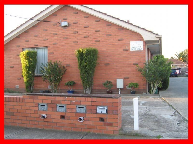 2/8-10 Thorndon Drive, St Albans VIC 3021