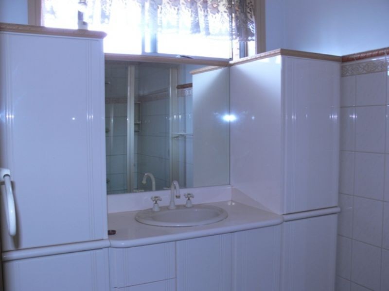 34 Kings Road, St Albans VIC 3021
