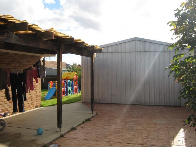 15 Lemco Walk, Delahey VIC 3037