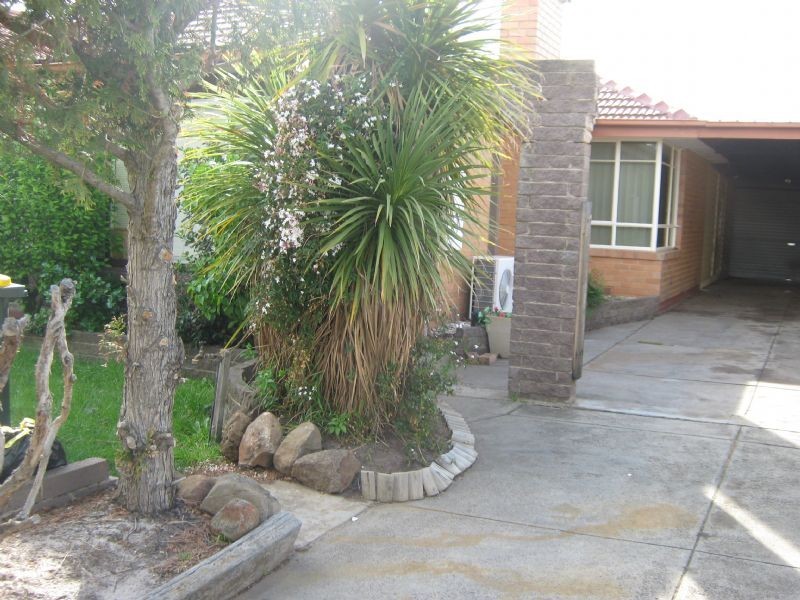 55 Errington Road, St Albans VIC 3021