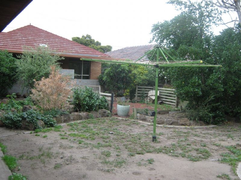 55 Errington Road, St Albans VIC 3021