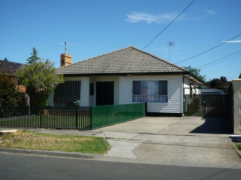 31 Manfred Ave, St Albans VIC 3021