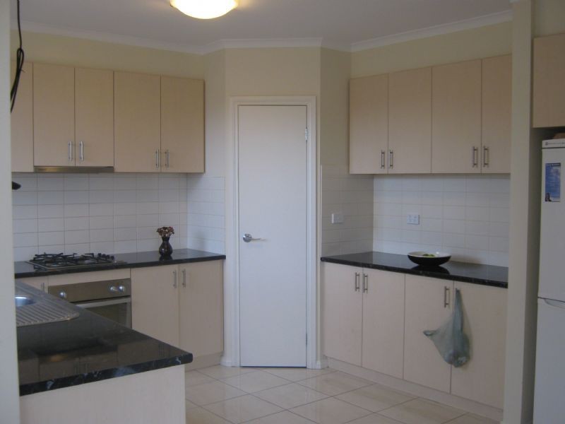 2 Oakwood Road, St Albans VIC 3021