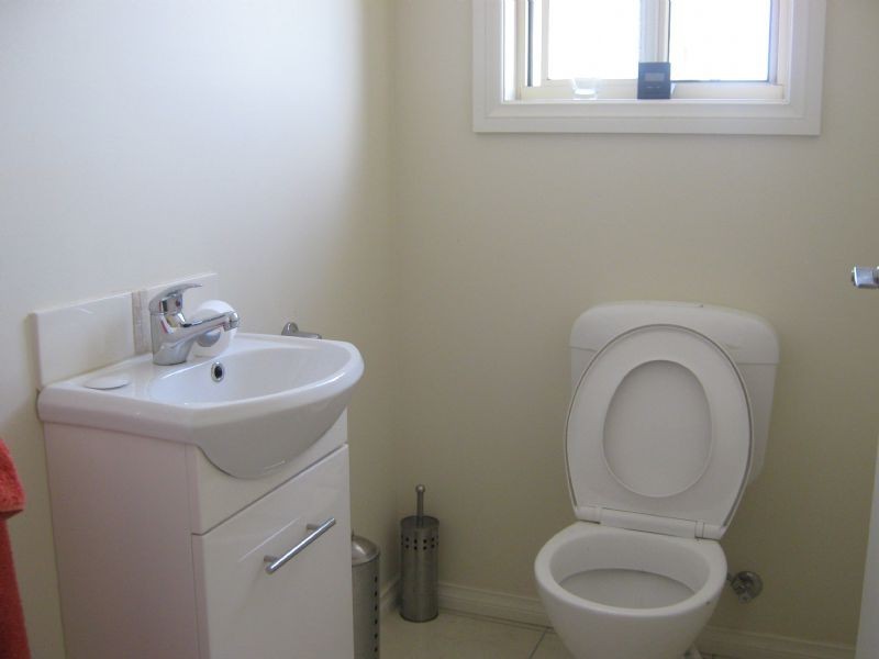 2 Oakwood Road, St Albans VIC 3021