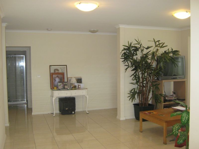 2 Oakwood Road, St Albans VIC 3021