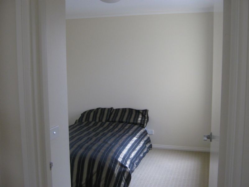 2 Oakwood Road, St Albans VIC 3021