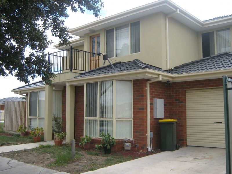 2 Oakwood Road, St Albans VIC 3021