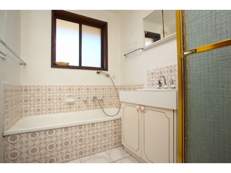 58 Main Road East, St Albans VIC 3021